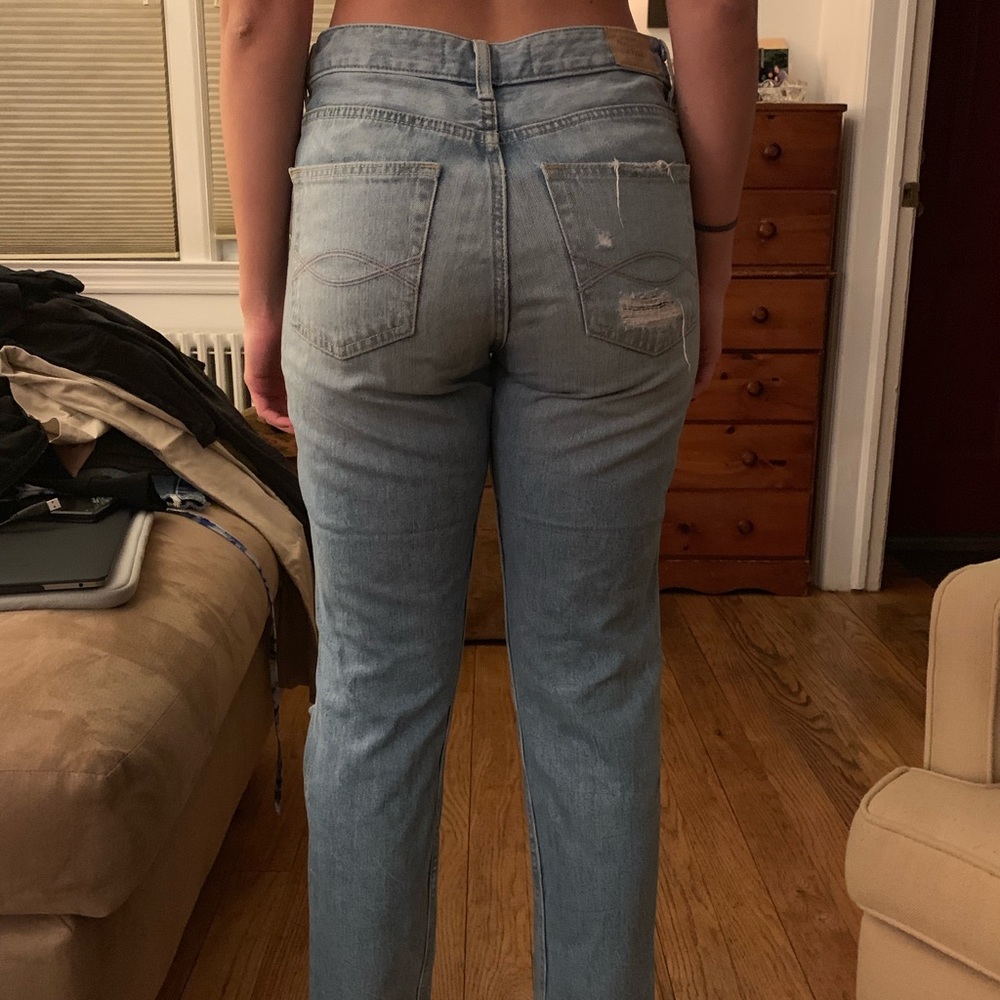 Abercrombie Ripped Girlfriend Jeans Light Wash